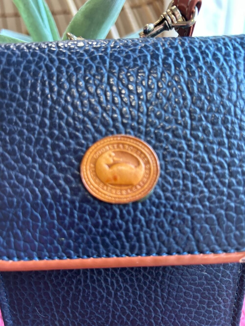 👜 Dooney & Bourke Pebbled Leather Crossbody | Navy + Tan Trim - Picture 2 of 13